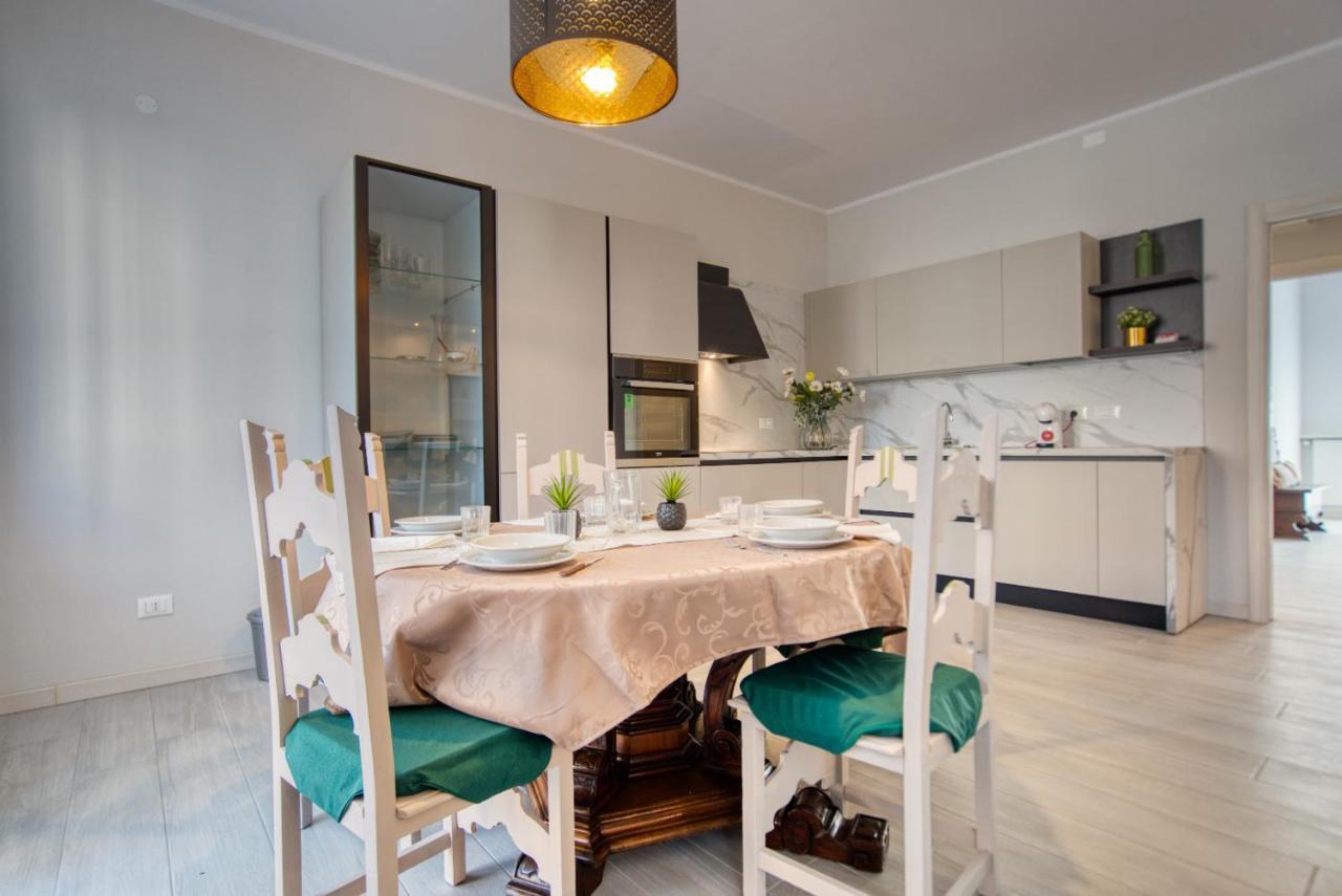 CaseOspitali - CASA JANAS - super trilocale in zona prestigiosa a Milano Esterno foto