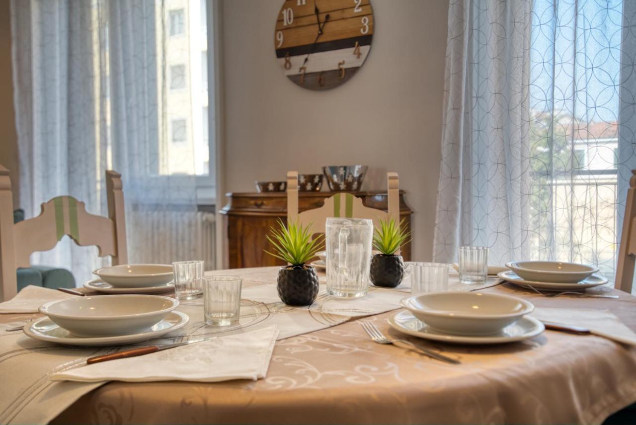 CaseOspitali - CASA JANAS - super trilocale in zona prestigiosa a Milano Esterno foto
